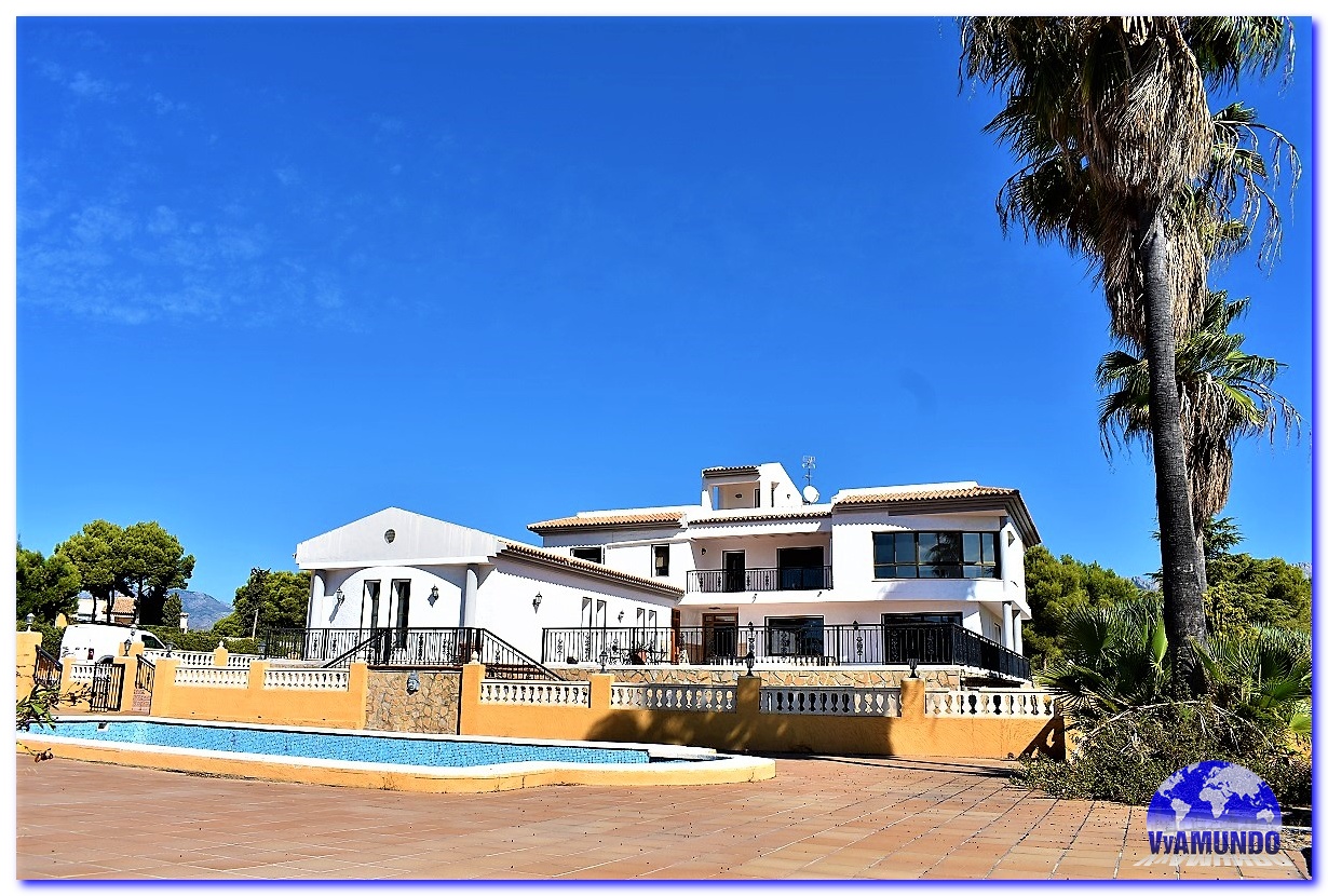 ESPECTACULAR VILLA EN ALTEA