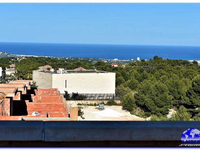 CHALET INDEPENDIENTE “EN OBRA” CON VISTAS AL MAR Y LA MONTAÑA / INDEPENDENT VILLA «UNDER WORK» WITH SEA AND MOUNTAIN VIEWS